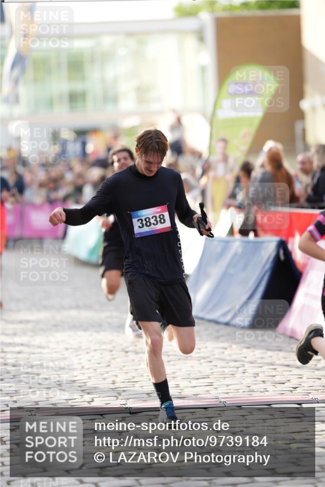 12.06.2026 - Holstenköstenlauf LAZAROV Photography http://msf.ph/oto/9739184 12.06.2026 19:49:50 Laufen 3754, 3838, 3888, 4514, 4536, 4661 meine-sportfotos.de