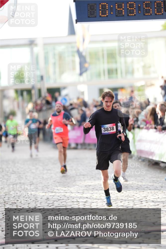 12.06.2026 - Holstenköstenlauf LAZAROV Photography http://msf.ph/oto/9739185 12.06.2026 19:49:50 Laufen 3754, 3838, 3888, 4514, 4536, 4661 meine-sportfotos.de