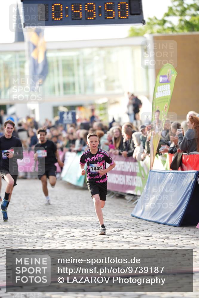 12.06.2026 - Holstenköstenlauf LAZAROV Photography http://msf.ph/oto/9739187 12.06.2026 19:49:49 Laufen 3754, 3838, 3888, 4514, 4661 meine-sportfotos.de