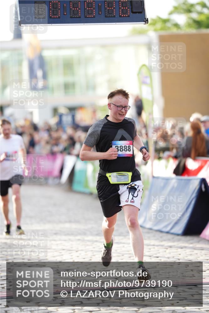 12.06.2026 - Holstenköstenlauf LAZAROV Photography http://msf.ph/oto/9739190 12.06.2026 19:49:45 Laufen 3274, 3888, 4181, 4185, 4661 meine-sportfotos.de