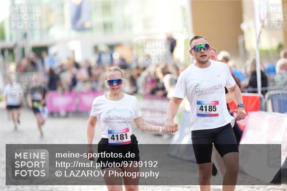 12.06.2026 - Holstenköstenlauf LAZAROV Photography http://msf.ph/oto/9739192 12.06.2026 19:49:41 Laufen 3274, 3888, 4085, 4181, 4185 meine-sportfotos.de