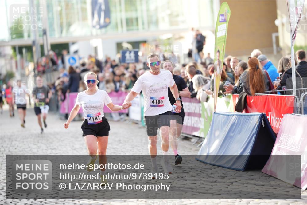 12.06.2026 - Holstenköstenlauf LAZAROV Photography http://msf.ph/oto/9739195 12.06.2026 19:49:40 Laufen 3274, 4085, 4181, 4185, 4442 meine-sportfotos.de