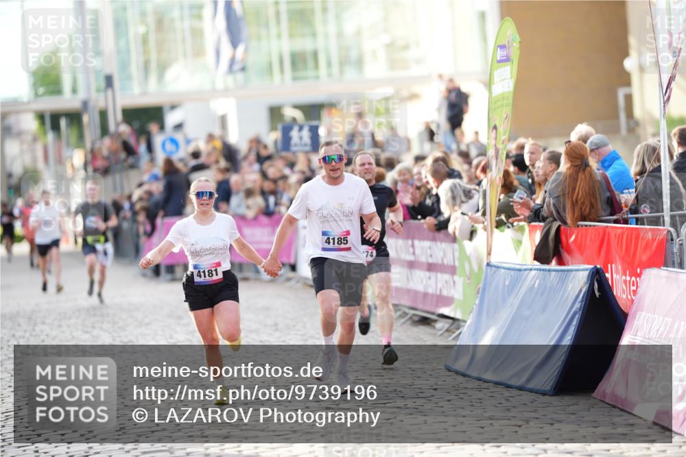 12.06.2026 - Holstenköstenlauf LAZAROV Photography http://msf.ph/oto/9739196 12.06.2026 19:49:40 Laufen 3274, 4085, 4181, 4185, 4442 meine-sportfotos.de