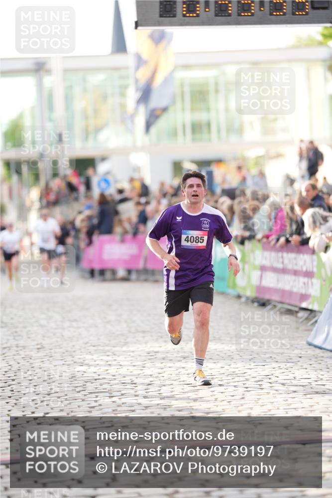 12.06.2026 - Holstenköstenlauf LAZAROV Photography http://msf.ph/oto/9739197 12.06.2026 19:49:35 Laufen 3255, 4085, 4191, 4442 meine-sportfotos.de