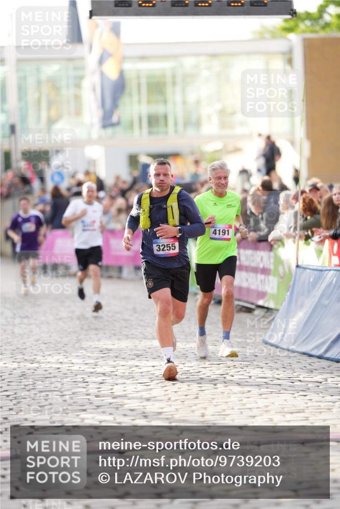 12.06.2026 - Holstenköstenlauf LAZAROV Photography http://msf.ph/oto/9739203 12.06.2026 19:49:30 Laufen 3101, 3255, 3610, 4191, 4442 meine-sportfotos.de
