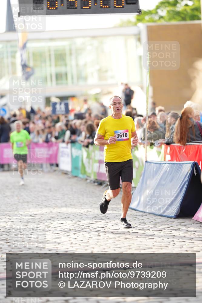 12.06.2026 - Holstenköstenlauf LAZAROV Photography http://msf.ph/oto/9739209 12.06.2026 19:49:27 Laufen 3101, 3255, 3567, 3610 meine-sportfotos.de