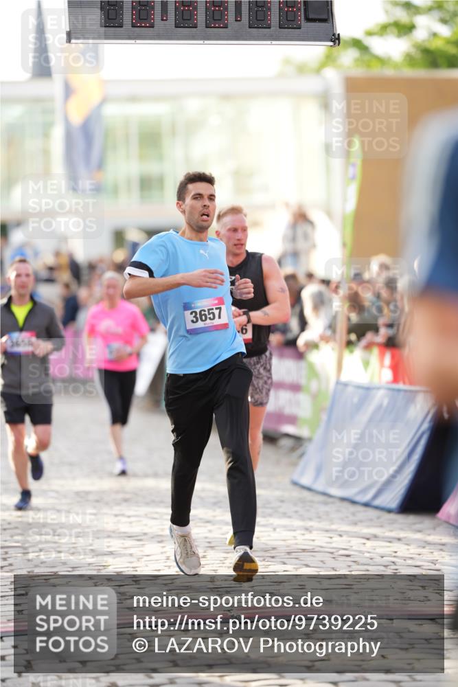 12.06.2026 - Holstenköstenlauf LAZAROV Photography http://msf.ph/oto/9739225 12.06.2026 19:49:13 Laufen 3259, 3436, 3657, 3708, 4354, 4412 meine-sportfotos.de