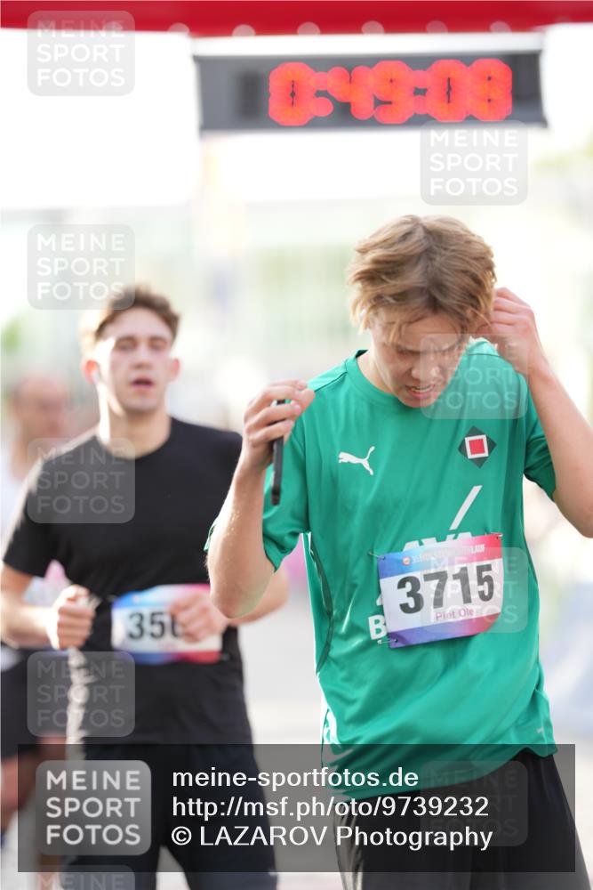 12.06.2026 - Holstenköstenlauf LAZAROV Photography http://msf.ph/oto/9739232 12.06.2026 19:49:07 Laufen 3132, 3259, 3506, 3715, 3860, 4412, 4428 meine-sportfotos.de
