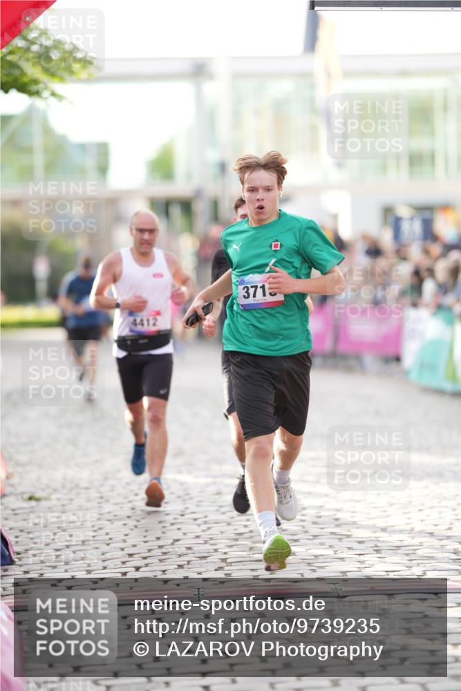 12.06.2026 - Holstenköstenlauf LAZAROV Photography http://msf.ph/oto/9739235 12.06.2026 19:49:05 Laufen 3132, 3506, 3531, 3715, 3860, 4412, 4428 meine-sportfotos.de