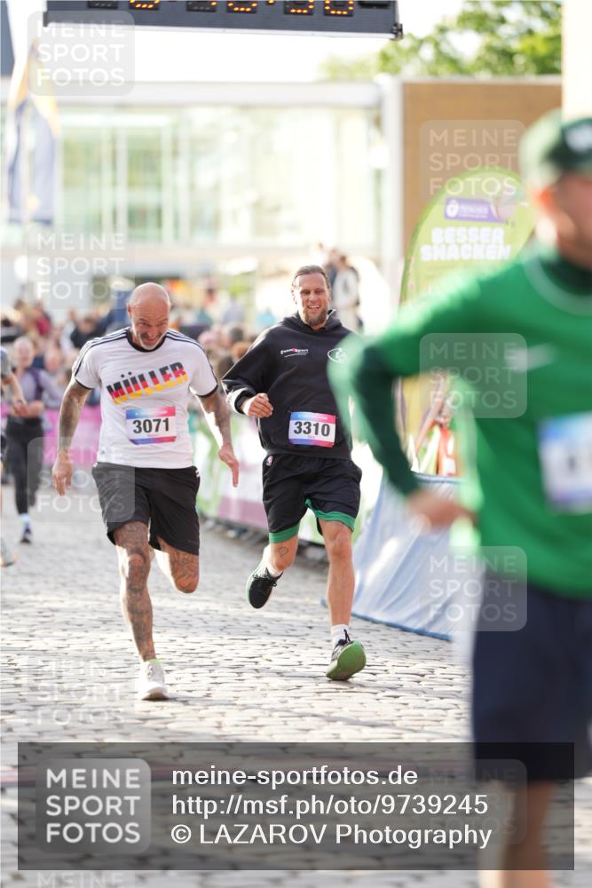 12.06.2026 - Holstenköstenlauf LAZAROV Photography http://msf.ph/oto/9739245 12.06.2026 19:48:57 Laufen 3051, 3071, 3310, 3531, 3860, 4124, 4152, 4461, 4498 meine-sportfotos.de