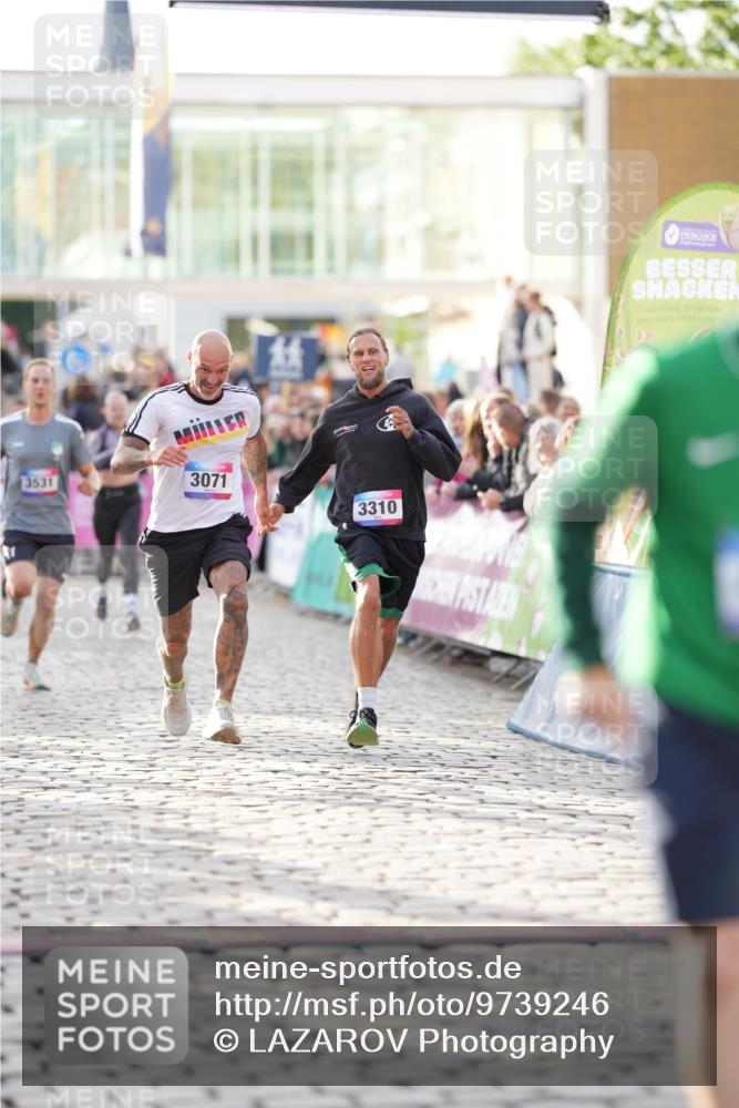 12.06.2026 - Holstenköstenlauf LAZAROV Photography http://msf.ph/oto/9739246 12.06.2026 19:48:57 Laufen 3051, 3071, 3310, 3531, 3860, 4124, 4152, 4461, 4498 meine-sportfotos.de