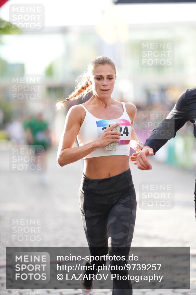12.06.2026 - Holstenköstenlauf LAZAROV Photography http://msf.ph/oto/9739257 12.06.2026 19:48:47 Laufen 3034, 3146, 3624, 3884, 4152, 4530 meine-sportfotos.de