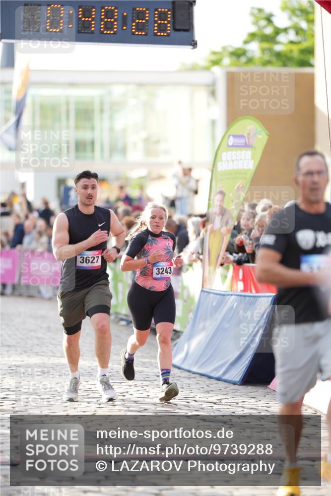 12.06.2026 - Holstenköstenlauf LAZAROV Photography http://msf.ph/oto/9739288 12.06.2026 19:48:28 Laufen 3126, 3208, 3243, 3307, 3627, 3875, 4516, 4669, 4695 meine-sportfotos.de