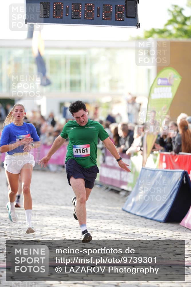 12.06.2026 - Holstenköstenlauf LAZAROV Photography http://msf.ph/oto/9739301 12.06.2026 19:48:21 Laufen 3307, 3875, 4121, 4161, 4516, 4669, 4711, 4919 meine-sportfotos.de