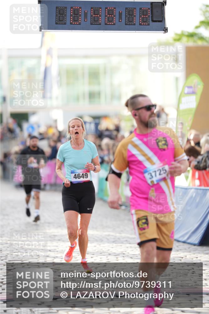 12.06.2026 - Holstenköstenlauf LAZAROV Photography http://msf.ph/oto/9739311 12.06.2026 19:48:11 Laufen 3725, 3848, 4121, 4649, 4711 meine-sportfotos.de