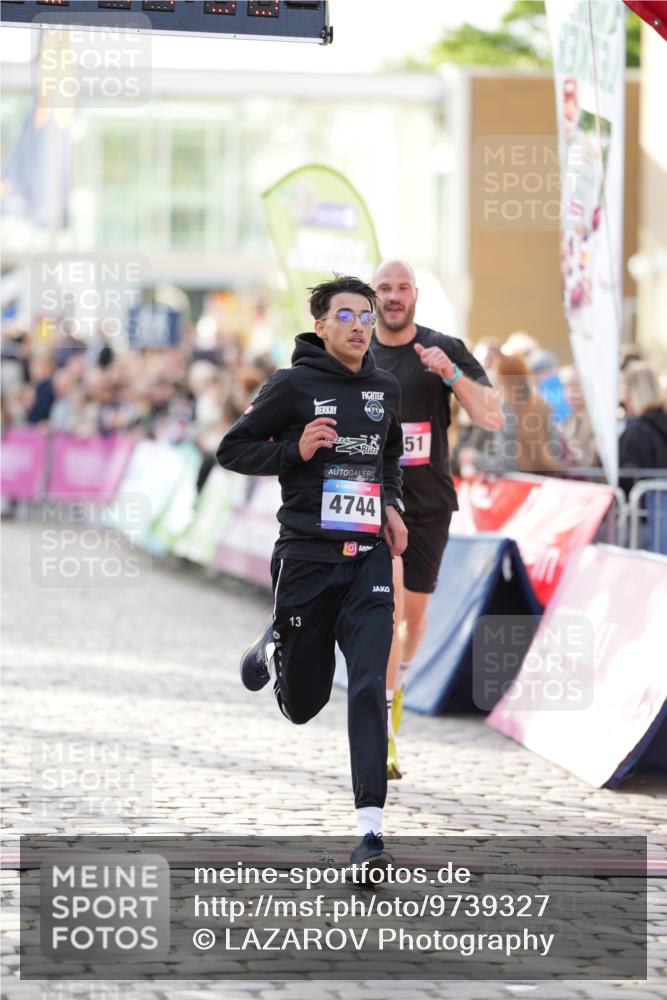 12.06.2026 - Holstenköstenlauf LAZAROV Photography http://msf.ph/oto/9739327 12.06.2026 19:47:54 Laufen 3475, 3651, 4744 meine-sportfotos.de