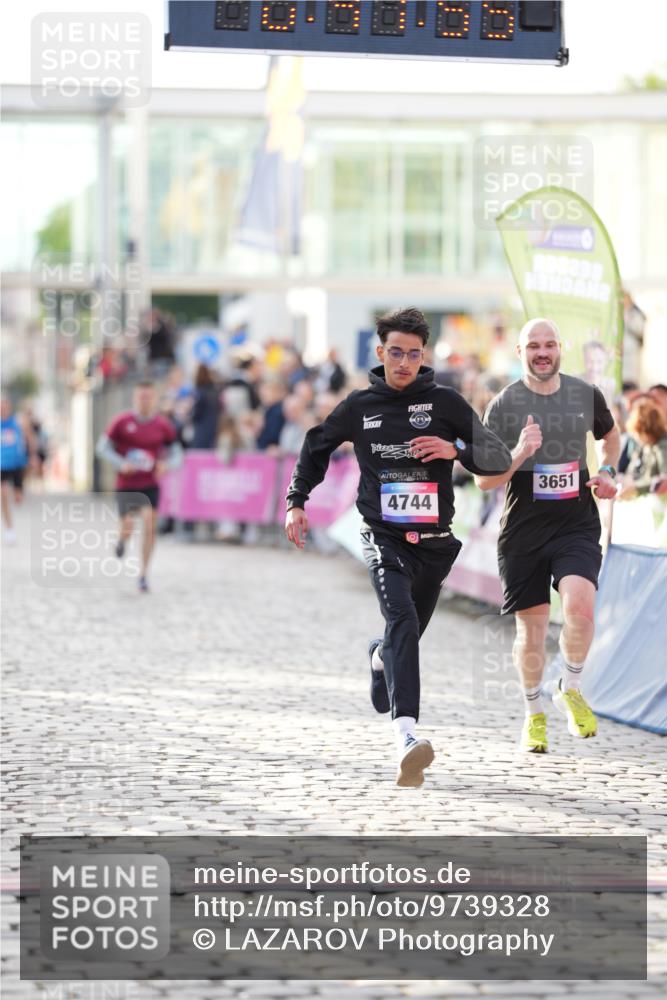 12.06.2026 - Holstenköstenlauf LAZAROV Photography http://msf.ph/oto/9739328 12.06.2026 19:47:54 Laufen 3475, 3651, 4744 meine-sportfotos.de