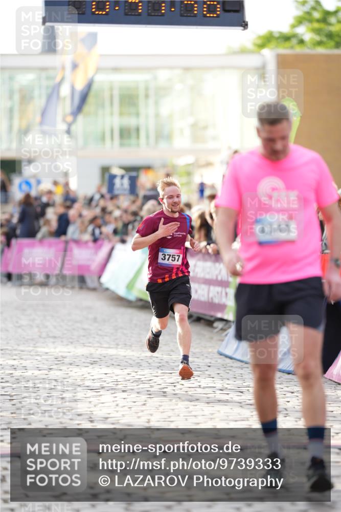 12.06.2026 - Holstenköstenlauf LAZAROV Photography http://msf.ph/oto/9739333 12.06.2026 19:47:45 Laufen 3044, 3693, 3757, 4348 meine-sportfotos.de
