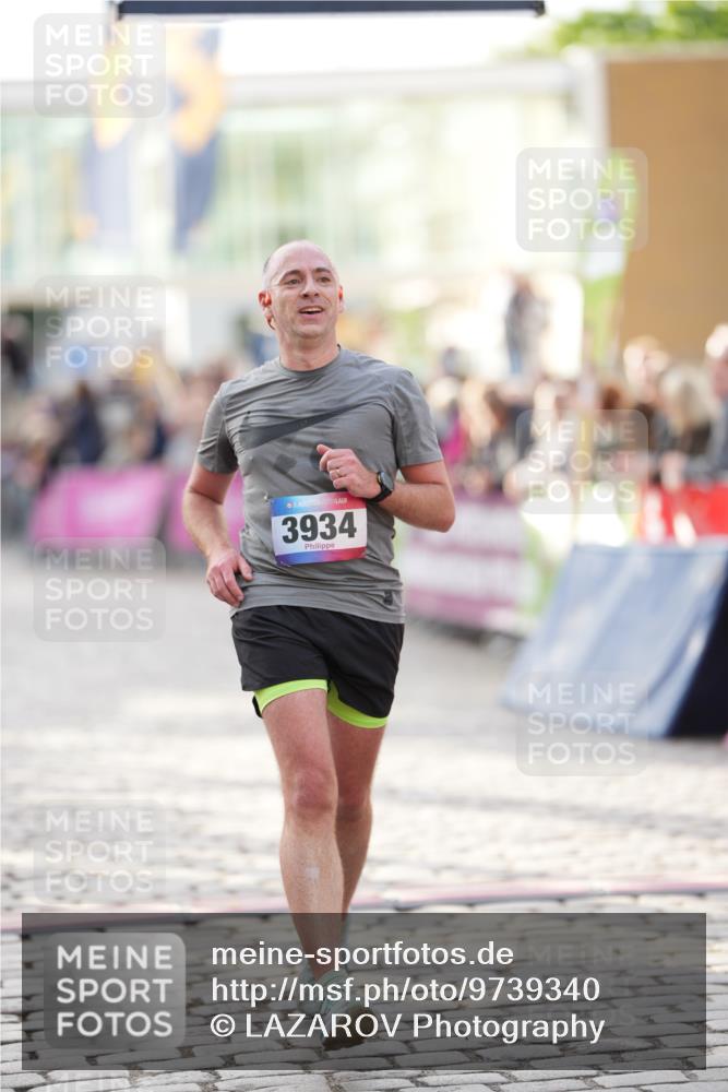 12.06.2026 - Holstenköstenlauf LAZAROV Photography http://msf.ph/oto/9739340 12.06.2026 19:47:34 Laufen 3889, 3934, 3935, 4527, 4732 meine-sportfotos.de