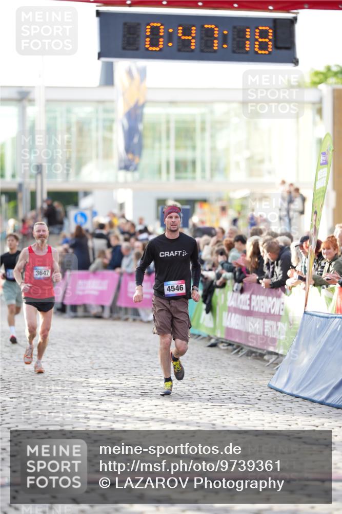 12.06.2026 - Holstenköstenlauf LAZAROV Photography http://msf.ph/oto/9739361 12.06.2026 19:47:17 Laufen 3647, 4546 meine-sportfotos.de