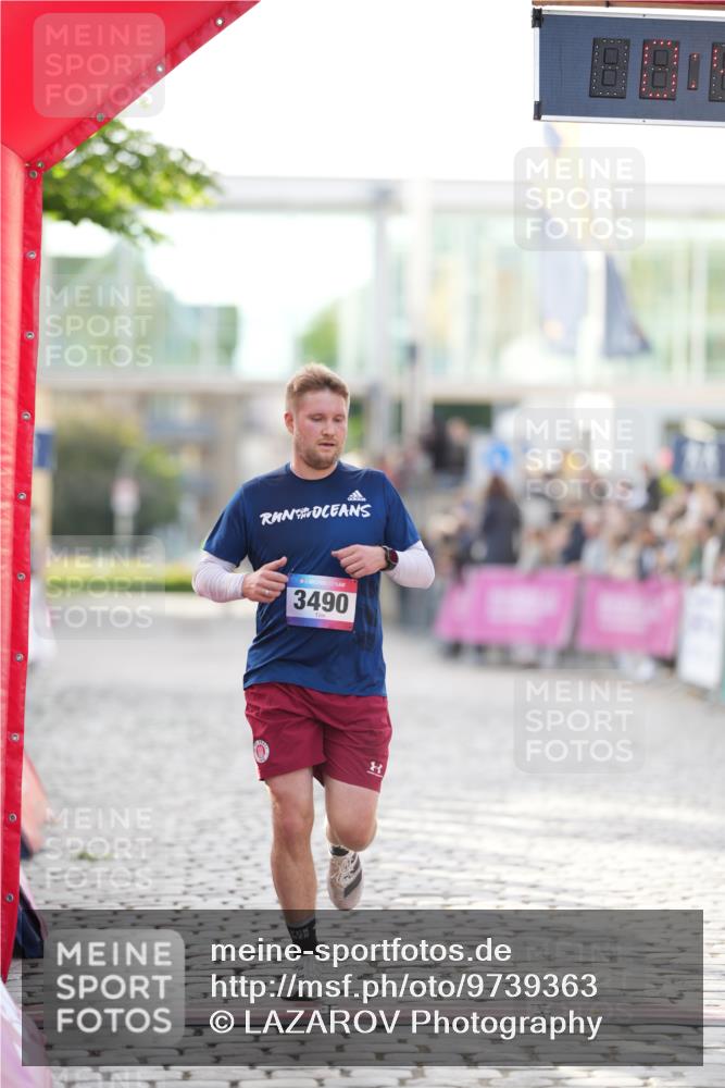 12.06.2026 - Holstenköstenlauf LAZAROV Photography http://msf.ph/oto/9739363 12.06.2026 19:47:02 Laufen 3490, 3782, 3850, 4115, 4175, 4528, 4921 meine-sportfotos.de
