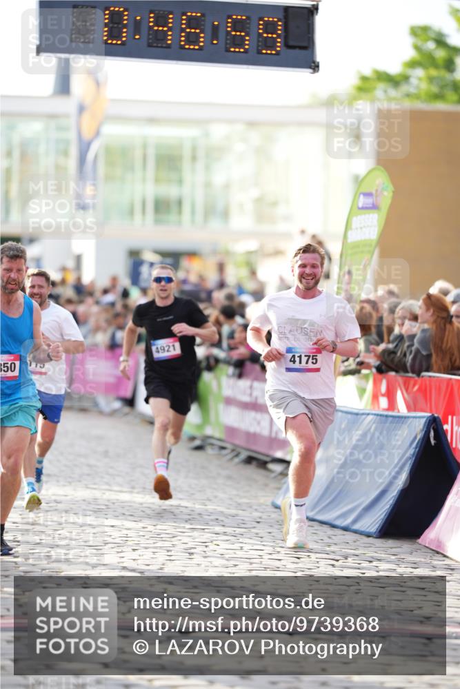12.06.2026 - Holstenköstenlauf LAZAROV Photography http://msf.ph/oto/9739368 12.06.2026 19:46:58 Laufen 3103, 3490, 3782, 3850, 4115, 4175, 4528, 4921 meine-sportfotos.de
