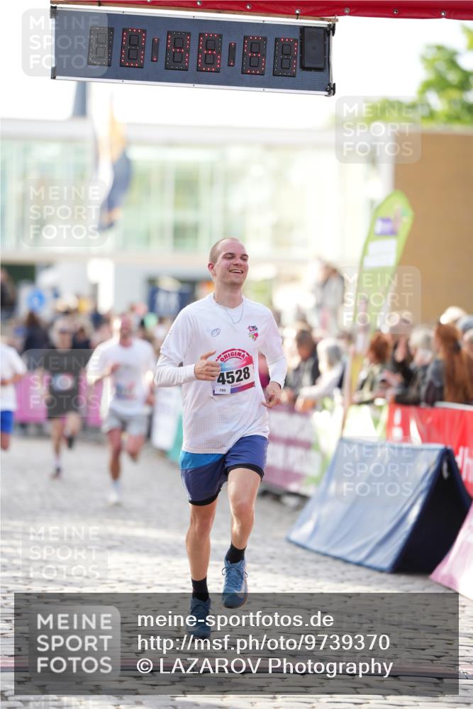 12.06.2026 - Holstenköstenlauf LAZAROV Photography http://msf.ph/oto/9739370 12.06.2026 19:46:56 Laufen 3103, 3782, 3850, 4115, 4175, 4528, 4921 meine-sportfotos.de