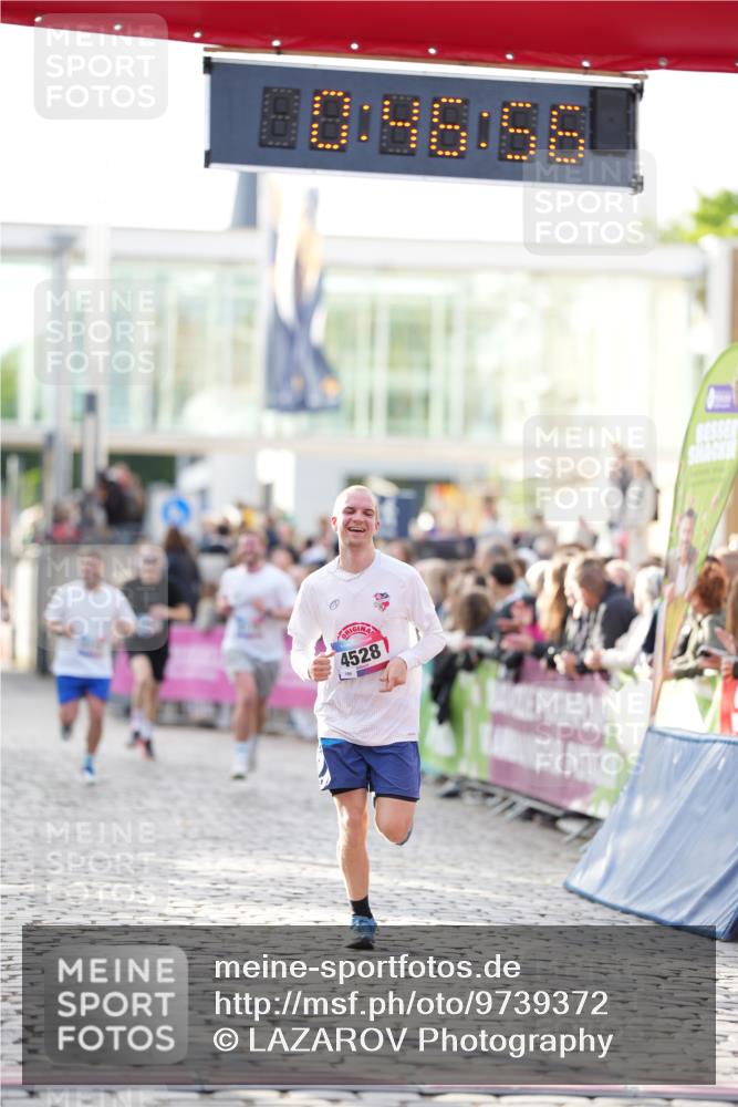 12.06.2026 - Holstenköstenlauf LAZAROV Photography http://msf.ph/oto/9739372 12.06.2026 19:46:55 Laufen 3103, 3782, 3850, 4175, 4528, 4921 meine-sportfotos.de