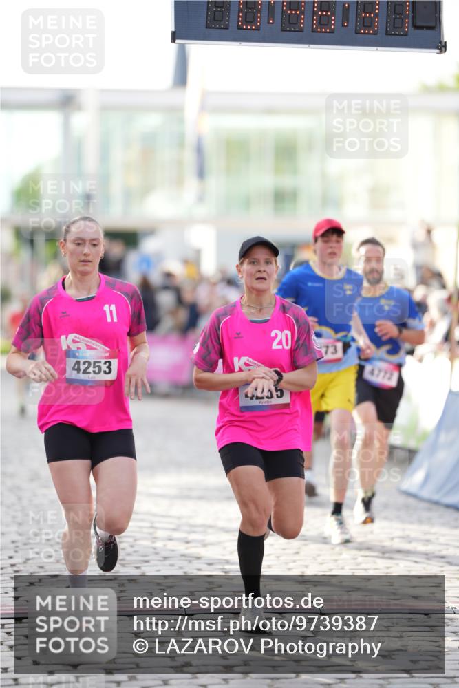 12.06.2026 - Holstenköstenlauf LAZAROV Photography http://msf.ph/oto/9739387 12.06.2026 19:46:30 Laufen 3022, 3309, 3554, 4247, 4253, 4255, 4772, 4773 meine-sportfotos.de
