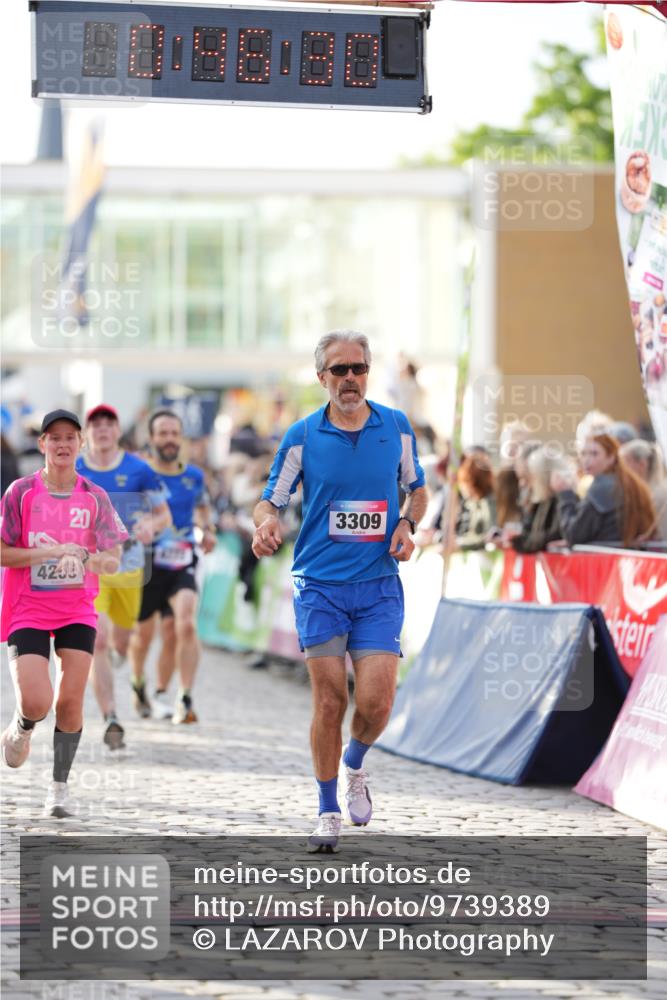 12.06.2026 - Holstenköstenlauf LAZAROV Photography http://msf.ph/oto/9739389 12.06.2026 19:46:29 Laufen 3022, 3309, 3554, 4247, 4253, 4255, 4772, 4773 meine-sportfotos.de