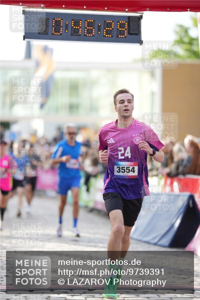 12.06.2026 - Holstenköstenlauf LAZAROV Photography http://msf.ph/oto/9739391 12.06.2026 19:46:28 Laufen 3005, 3022, 3309, 3554, 4247, 4253, 4255, 4772, 4773 meine-sportfotos.de