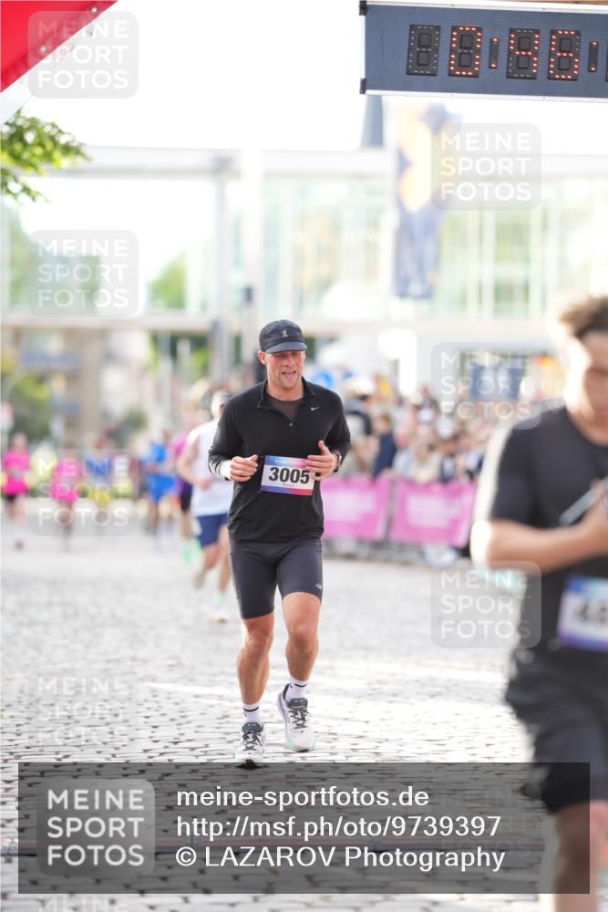 12.06.2026 - Holstenköstenlauf LAZAROV Photography http://msf.ph/oto/9739397 12.06.2026 19:46:22 Laufen 3005, 3022, 3823, 4574, 4675, 4848 meine-sportfotos.de