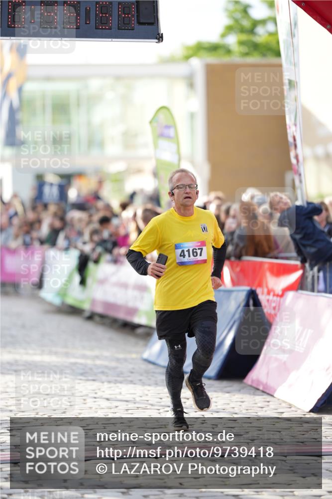 12.06.2026 - Holstenköstenlauf LAZAROV Photography http://msf.ph/oto/9739418 12.06.2026 19:45:53 Laufen 3378, 4167, 4188, 4238, 4656, 4700 meine-sportfotos.de