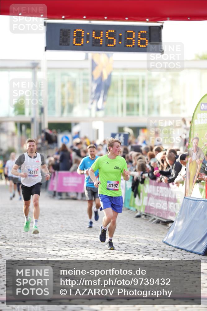 12.06.2026 - Holstenköstenlauf LAZAROV Photography http://msf.ph/oto/9739432 12.06.2026 19:45:35 Laufen 3123, 3540, 3617, 4192, 4413 meine-sportfotos.de