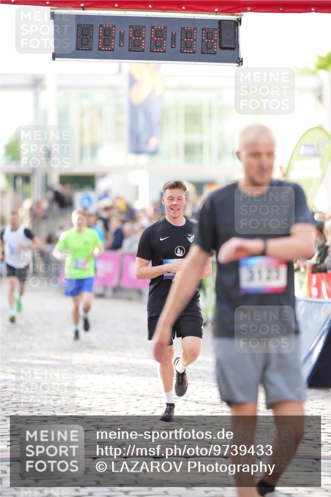12.06.2026 - Holstenköstenlauf LAZAROV Photography http://msf.ph/oto/9739433 12.06.2026 19:45:33 Laufen 3123, 3540, 3998, 4192 meine-sportfotos.de