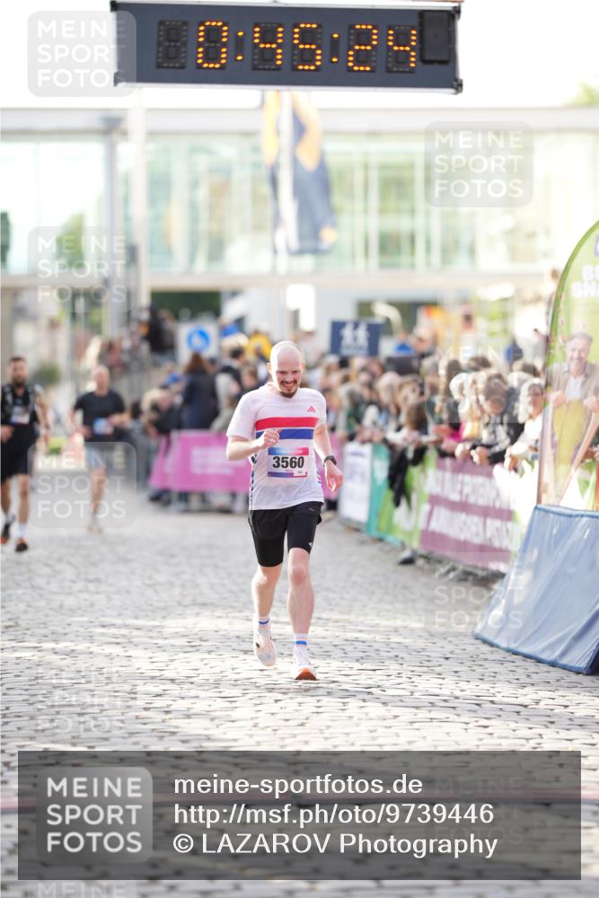 12.06.2026 - Holstenköstenlauf LAZAROV Photography http://msf.ph/oto/9739446 12.06.2026 19:45:23 Laufen 3394, 3560, 3619, 3998 meine-sportfotos.de