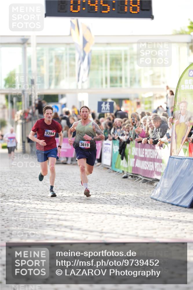 12.06.2026 - Holstenköstenlauf LAZAROV Photography http://msf.ph/oto/9739452 12.06.2026 19:45:17 Laufen 3394, 3619, 3948, 4648 meine-sportfotos.de
