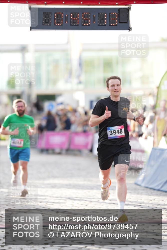 12.06.2026 - Holstenköstenlauf LAZAROV Photography http://msf.ph/oto/9739457 12.06.2026 19:45:12 Laufen 3203, 3290, 3948, 4648 meine-sportfotos.de