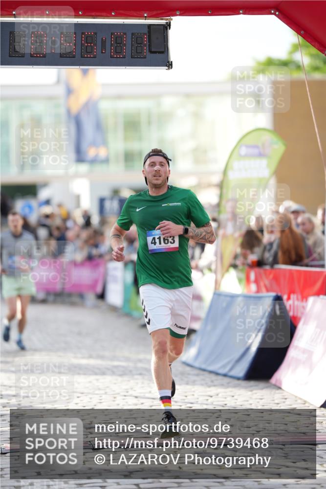 12.06.2026 - Holstenköstenlauf LAZAROV Photography http://msf.ph/oto/9739468 12.06.2026 19:45:00 Laufen 3514, 4163 meine-sportfotos.de