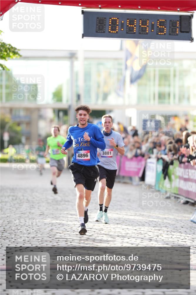 12.06.2026 - Holstenköstenlauf LAZAROV Photography http://msf.ph/oto/9739475 12.06.2026 19:44:51 Laufen 3881, 4193, 4294, 4896 meine-sportfotos.de