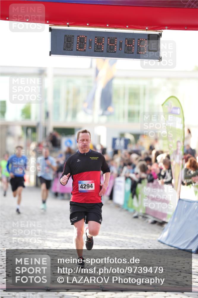 12.06.2026 - Holstenköstenlauf LAZAROV Photography http://msf.ph/oto/9739479 12.06.2026 19:44:48 Laufen 3881, 4294, 4896 meine-sportfotos.de