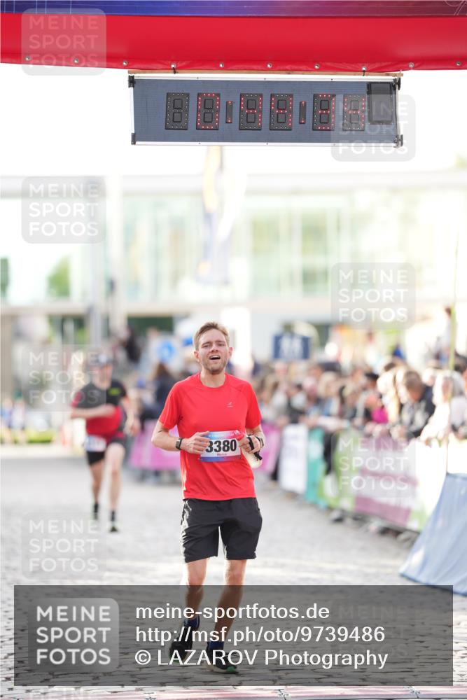 12.06.2026 - Holstenköstenlauf LAZAROV Photography http://msf.ph/oto/9739486 12.06.2026 19:44:33 Laufen 3380, 4314, 4513, 4573 meine-sportfotos.de