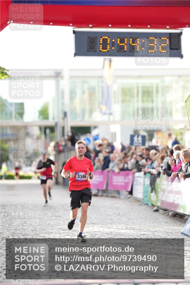 12.06.2026 - Holstenköstenlauf LAZAROV Photography http://msf.ph/oto/9739490 12.06.2026 19:44:32 Laufen 3380, 4314, 4513, 4573 meine-sportfotos.de