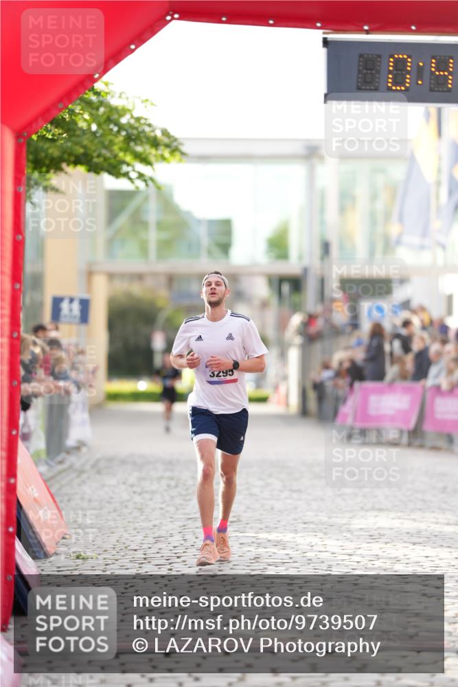 12.06.2026 - Holstenköstenlauf LAZAROV Photography http://msf.ph/oto/9739507 12.06.2026 19:44:07 Laufen 3295 meine-sportfotos.de