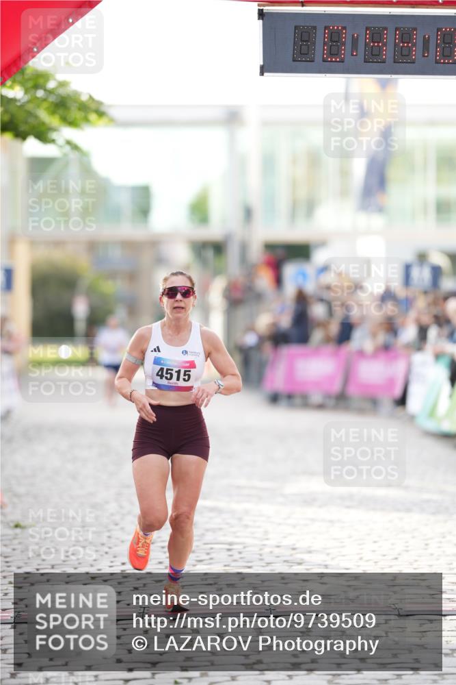 12.06.2026 - Holstenköstenlauf LAZAROV Photography http://msf.ph/oto/9739509 12.06.2026 19:43:59 Laufen 3272, 4515 meine-sportfotos.de
