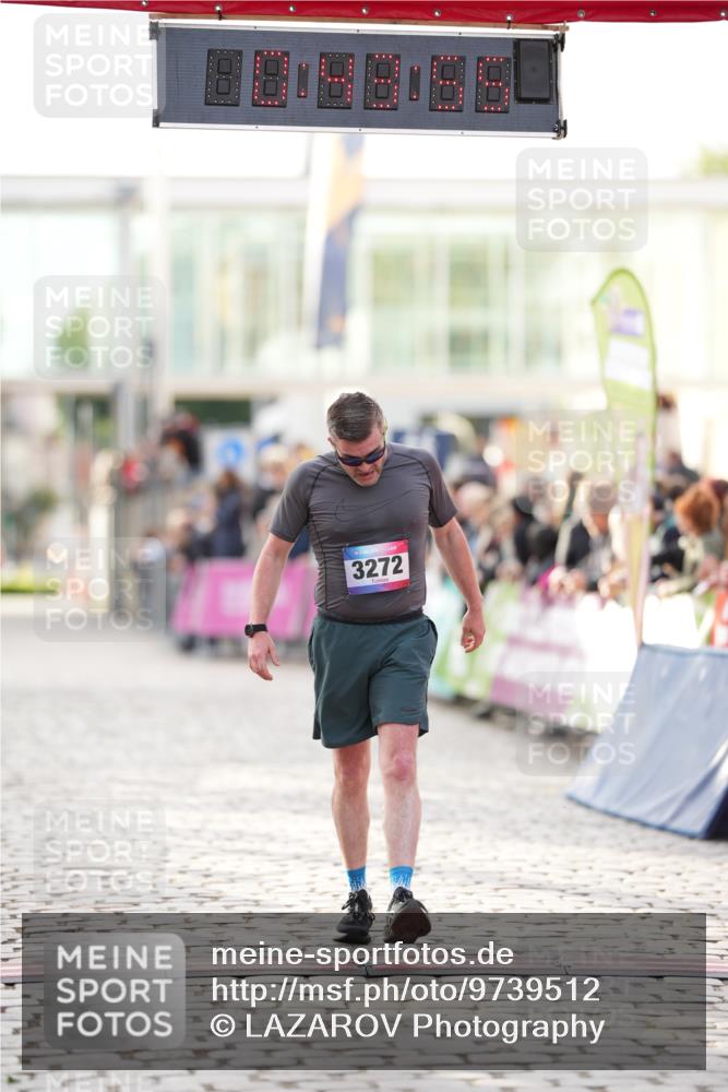 12.06.2026 - Holstenköstenlauf LAZAROV Photography http://msf.ph/oto/9739512 12.06.2026 19:43:54 Laufen 3272, 3599, 3639, 4434 meine-sportfotos.de