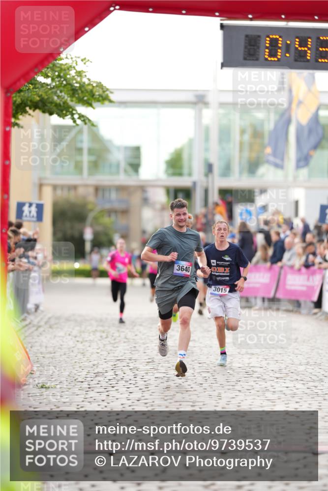 12.06.2026 - Holstenköstenlauf LAZAROV Photography http://msf.ph/oto/9739537 12.06.2026 19:43:35 Laufen 3015, 3188, 3640, 3737, 4164, 4843 meine-sportfotos.de