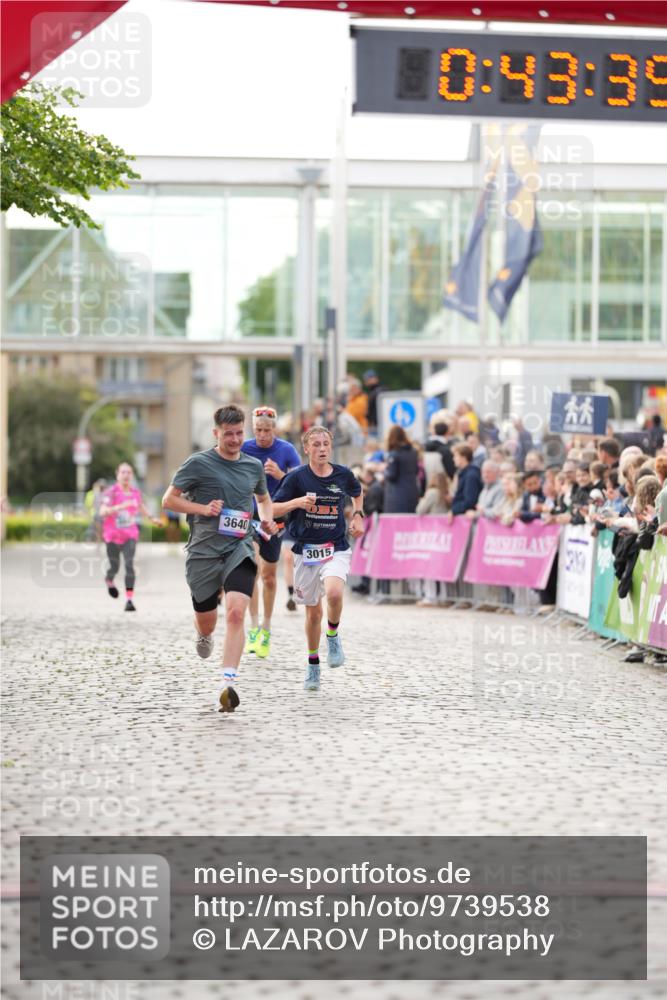 12.06.2026 - Holstenköstenlauf LAZAROV Photography http://msf.ph/oto/9739538 12.06.2026 19:43:34 Laufen 3015, 3188, 3640, 3737, 4164, 4843 meine-sportfotos.de