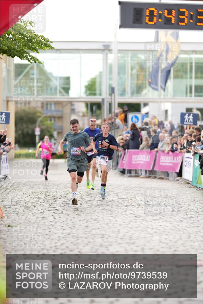 12.06.2026 - Holstenköstenlauf LAZAROV Photography http://msf.ph/oto/9739539 12.06.2026 19:43:34 Laufen 3015, 3188, 3640, 3737, 4164, 4843 meine-sportfotos.de