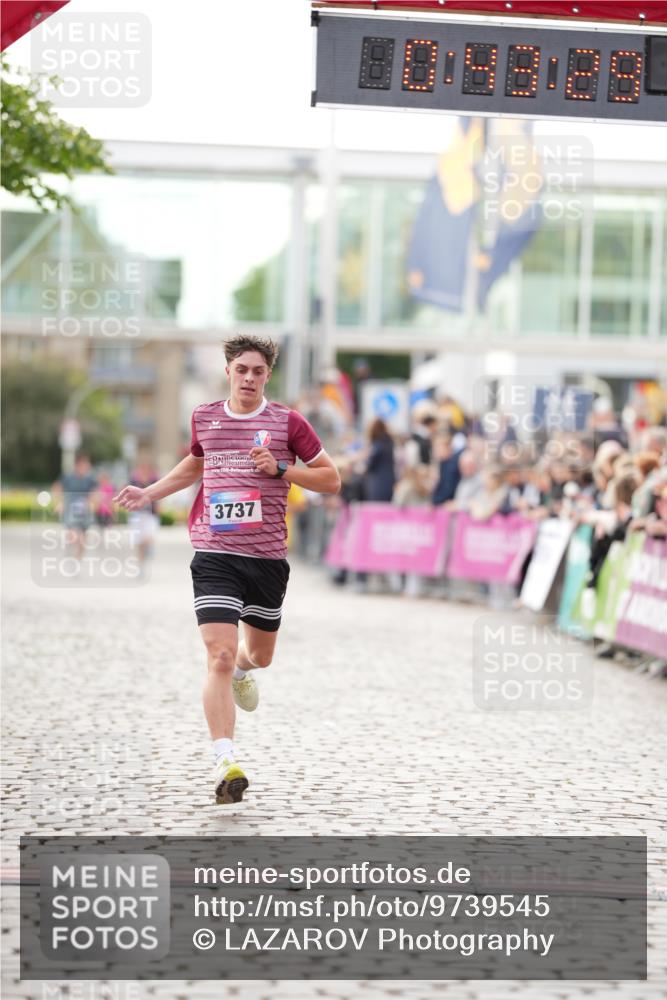 12.06.2026 - Holstenköstenlauf LAZAROV Photography http://msf.ph/oto/9739545 12.06.2026 19:43:28 Laufen 3737 meine-sportfotos.de